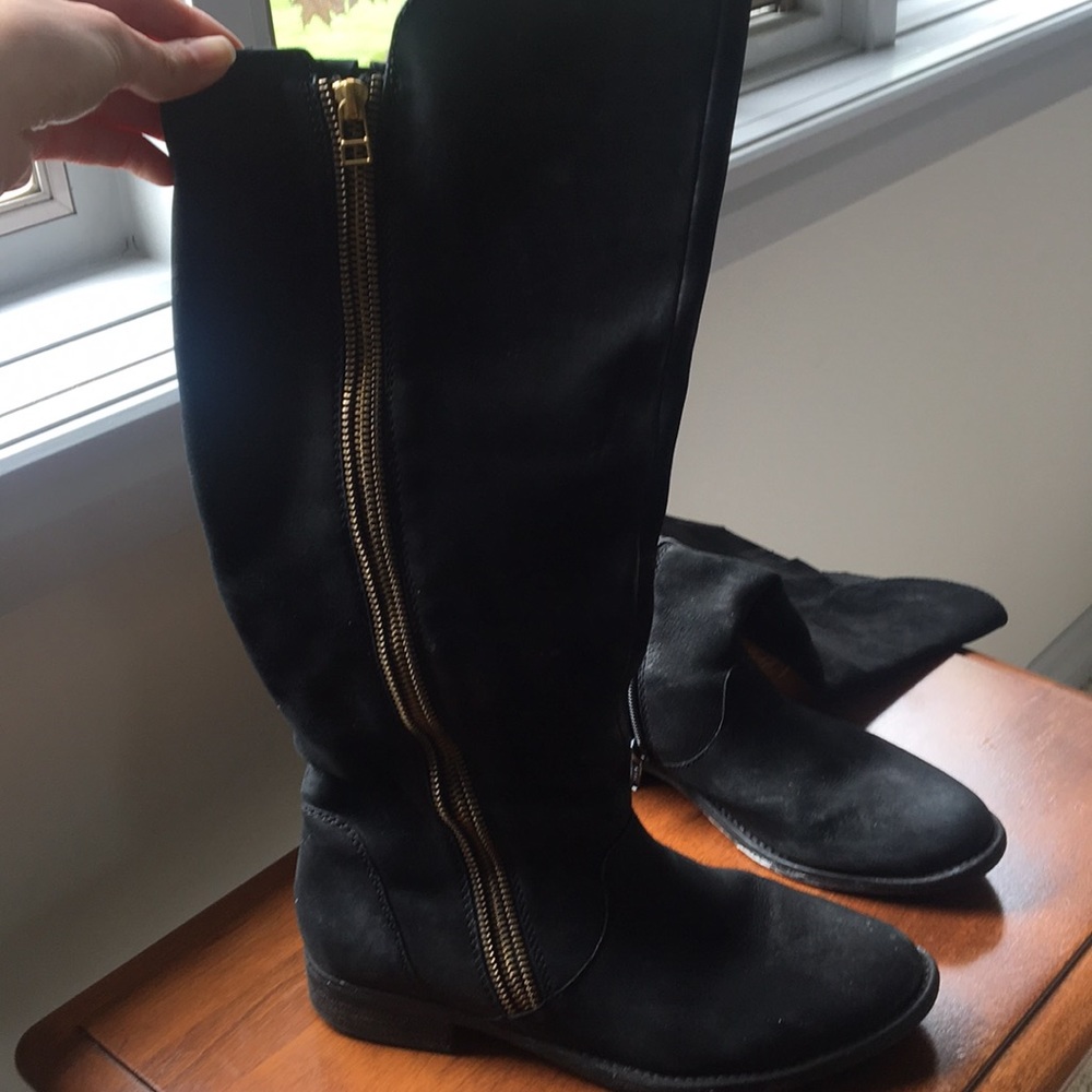 Black boots